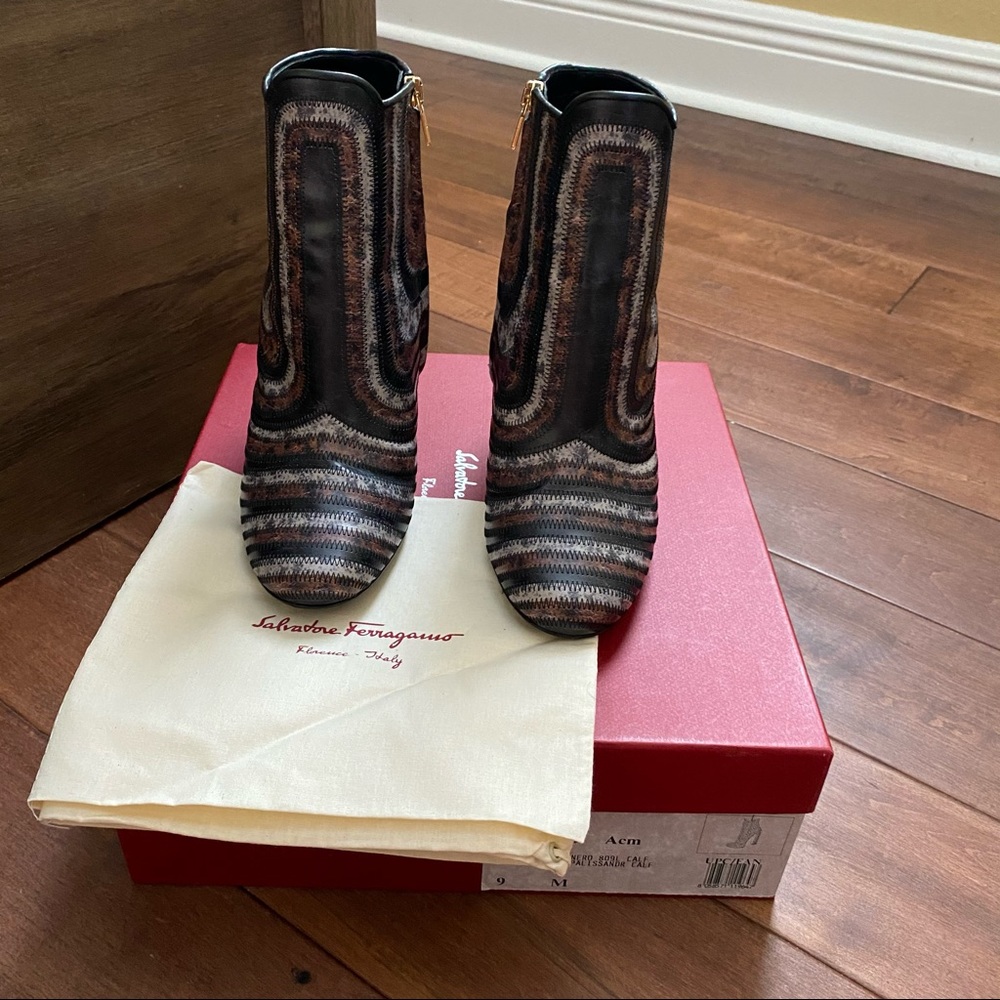 Salvatore Ferragamo leather boot 👢